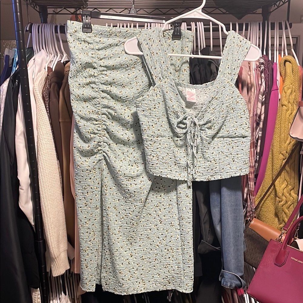 No Boundaries Floral Textured 2-Piece Set (NWT)